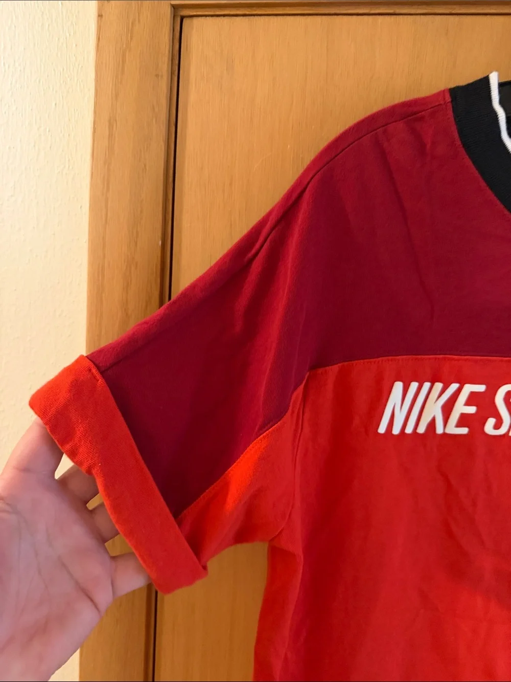 Nike Sportswear Women’s Cuffed Colorblock Tee Red Size Medium